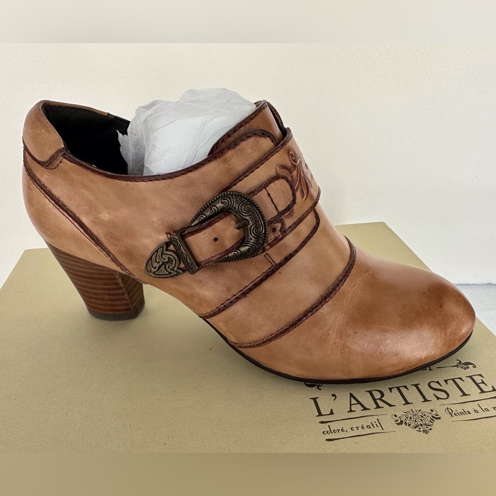 L’Artiste by Spring Step Bamboo bootie size 37 (US size 6 1/2)
